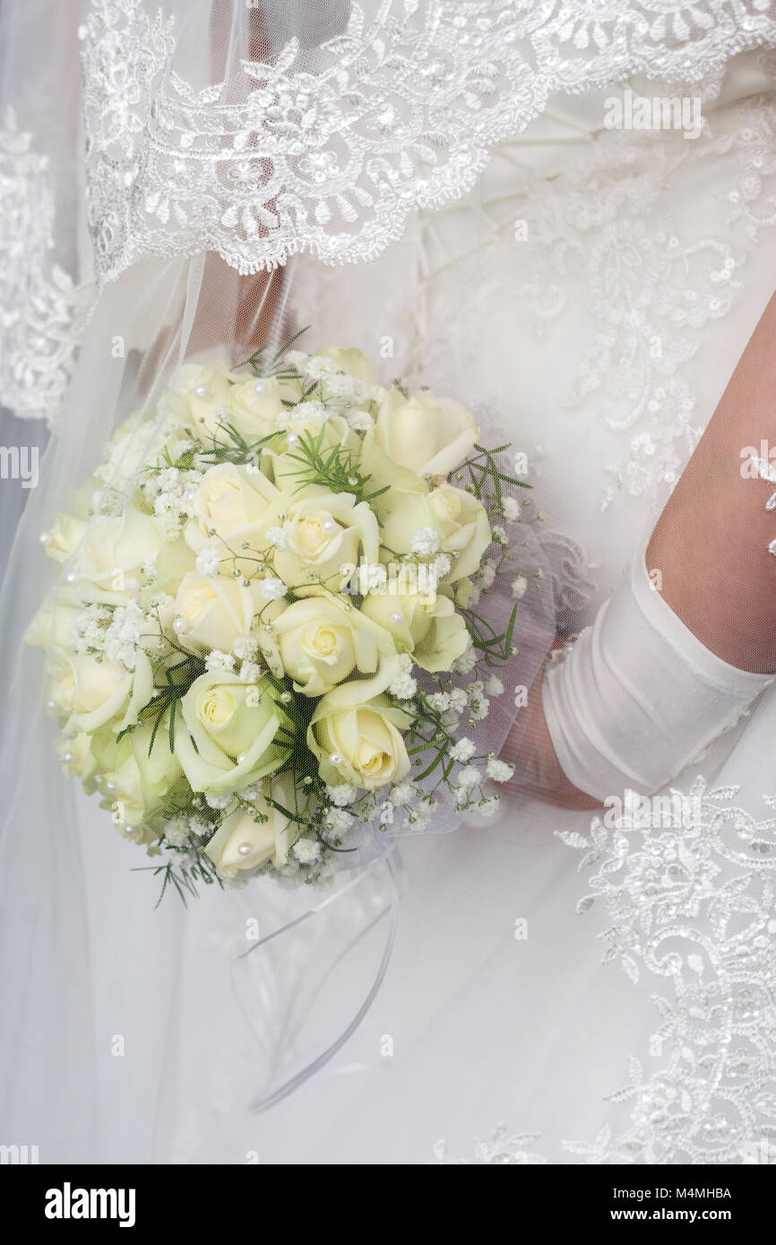 Blume, Bouquet, Liebe, Tag, Valentinstag, Hochzeit, Hintergrund, hymeneal, Ringe, Dekoration, Konzept, Ferien, Objekt, Feier, kreativ, Gold, Paar, Engagement, Stockfoto