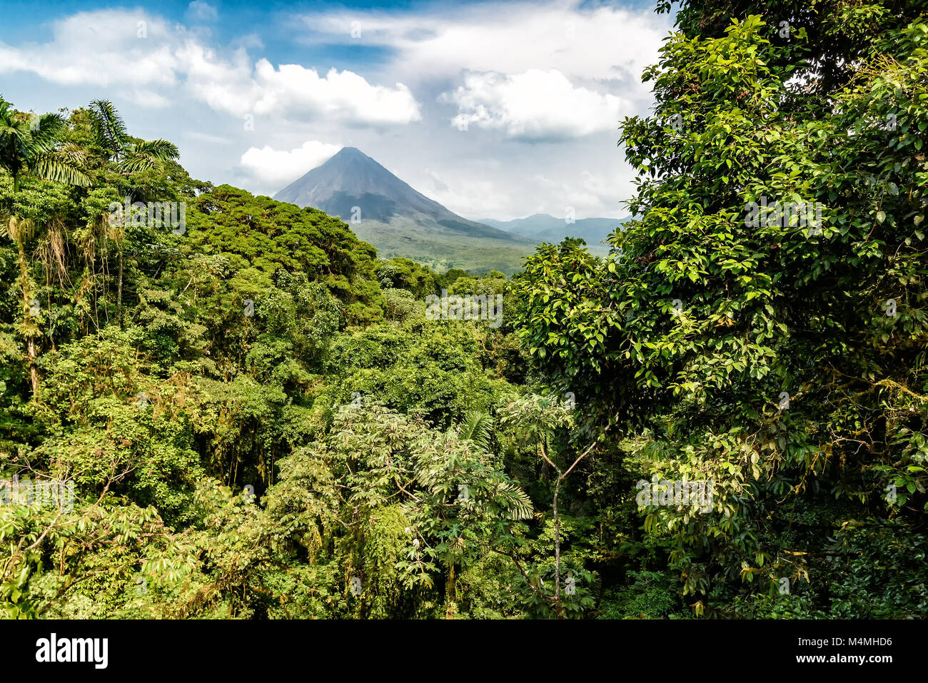 Vulkan Arenal in Costa Rica in der Nähe von La Fortuna. Stockfoto