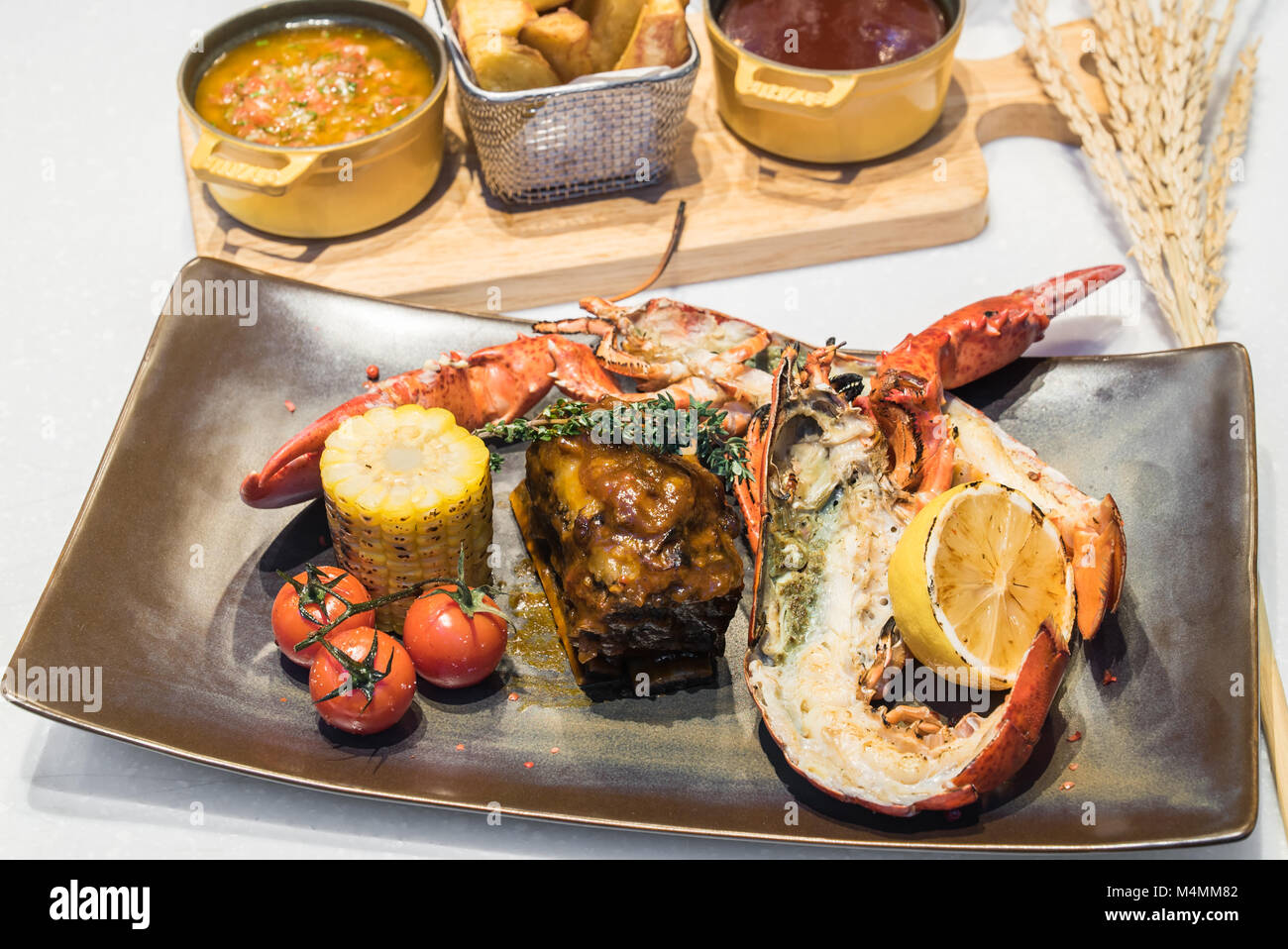 Gegrillter Hummer Stockfotos Und Bilder Kaufen Alamy