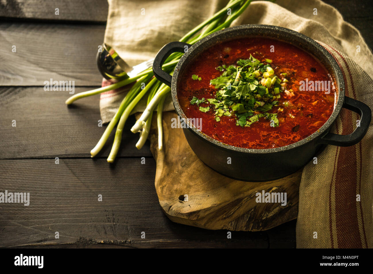 Traditionelle ukrainische - rote Rüben Suppe Borschtsch mit saurer ...