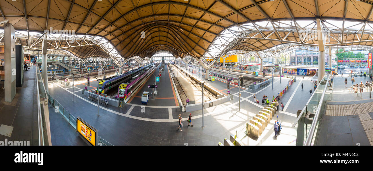 Panoramablick über Southern Cross Bahnhof in Docklands, Melbourne. Stockfoto
