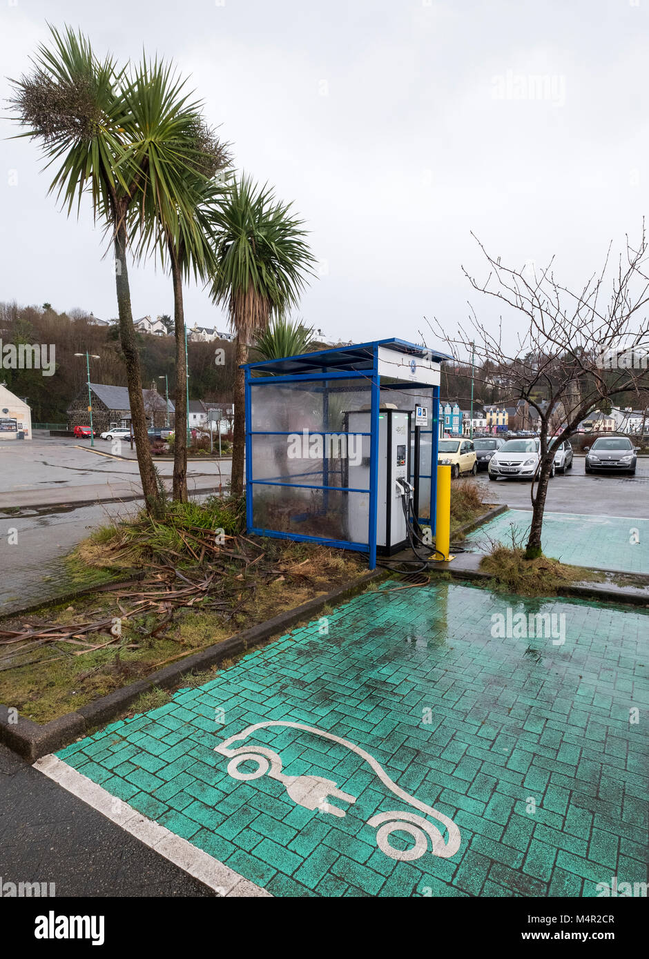 Elektrofahrzeug Ladestation, Tobermory, Isle of Mull, Argyll und Bute. Stockfoto