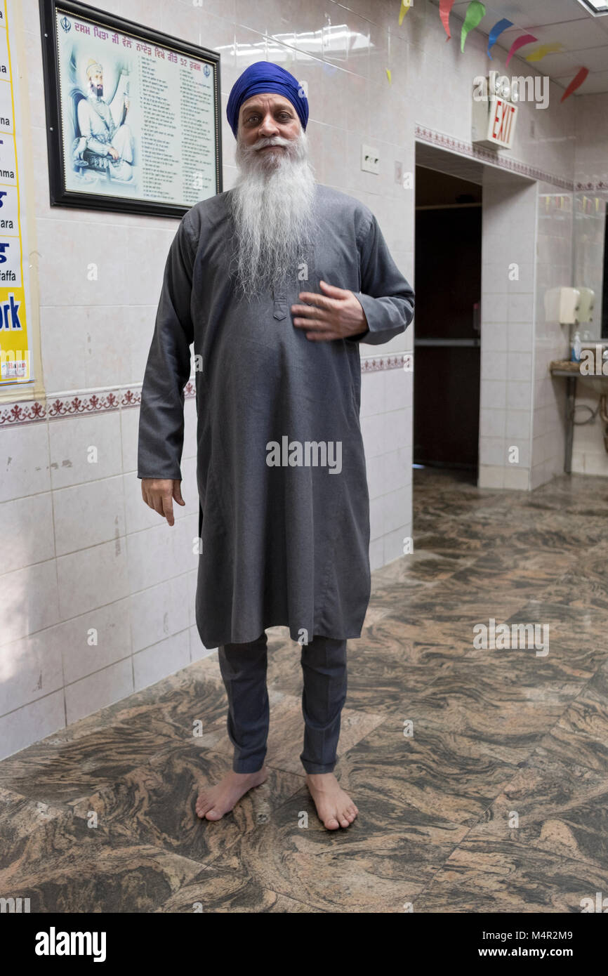 Portrait eines älteren indischen Sikh Mann an der Baba Makhan Shah Lobana Sikh Center auf 101 Avenue in Richmond Hill, Queens, New York Ci Stockfoto