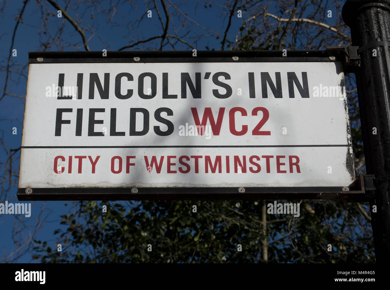 Straßennamen Zeichen für Lincoln's Inn Fields, in Westminster, London, England Stockfoto
