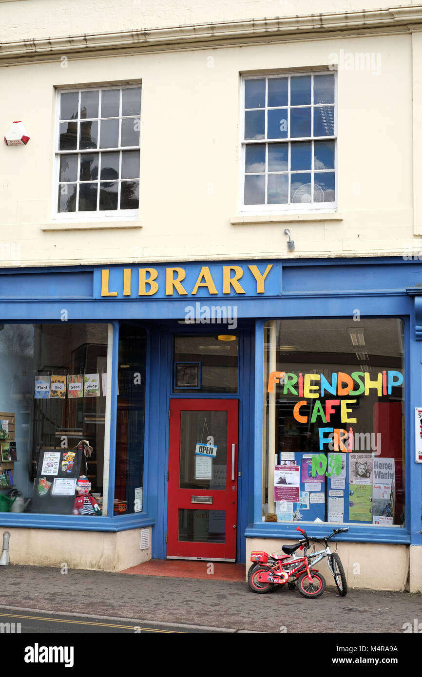 Februar 2018 - "Die Bibliothek im wunderschönen Somerset Village von Cheddar. Die mit der Schließung von Budgetkürzungen bedroht Stockfoto