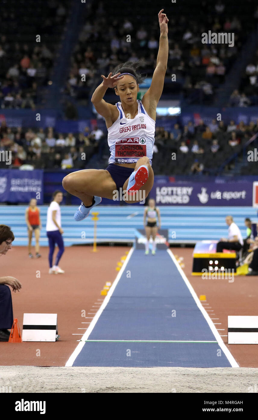 Katarina Johnson-Thomson in Aktion während der Frauen Weitsprung während des Tages eine der SPAR British Indoor Leichtathletik WM Arena Birmingham. Stockfoto