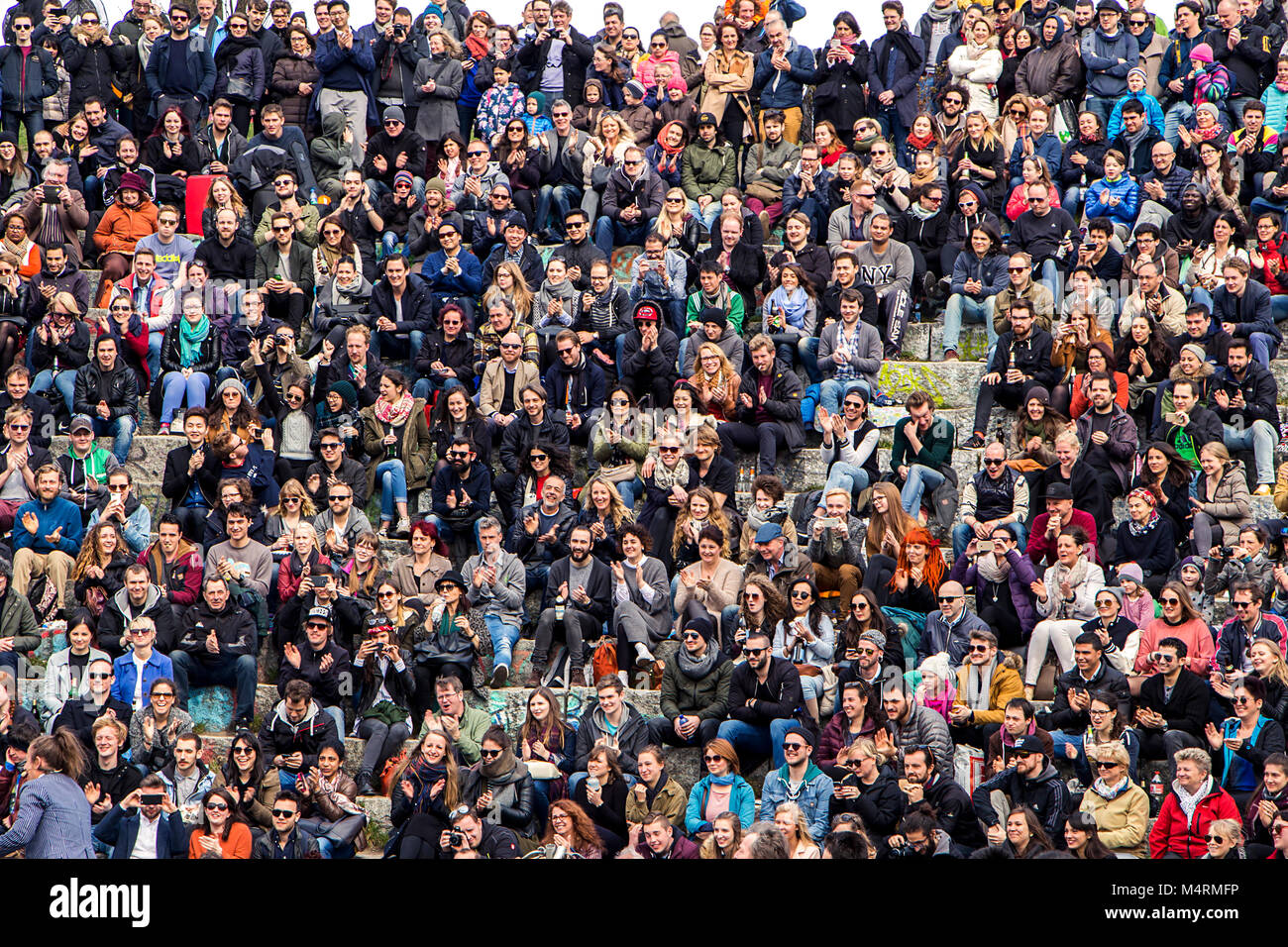 Mauerpark, Berlin, Deutschland - 27. März 2016: Der frühe Frühling Nachmittag am Mauerpark Amphitheater. Stockfoto