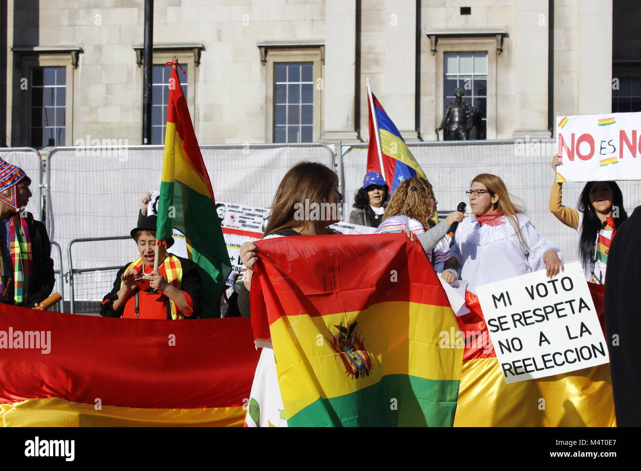 London, Großbritannien. 17 Feb, 2018. Bolivien Protest in Trafalgar Square 17-02-18 Quelle: Alex Cavendish/Alamy leben Nachrichten Stockfoto