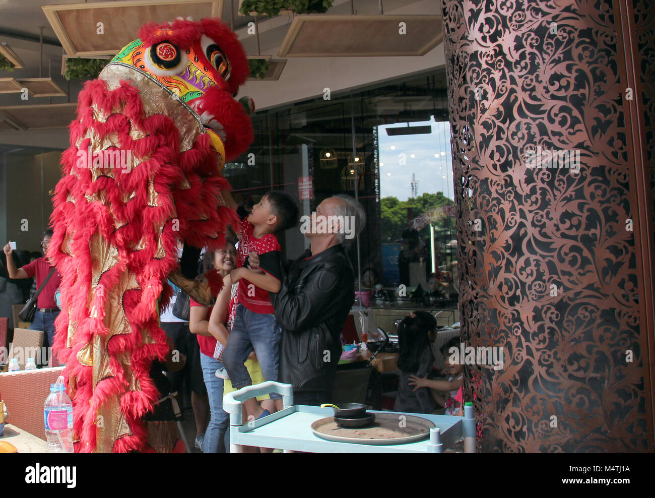 BANDUNG, Indonesien, IMLEK. Feier des chinesischen neuen Jahres in einem Einkaufszentrum in Bandung, West Java, Indonesien. Stockfoto