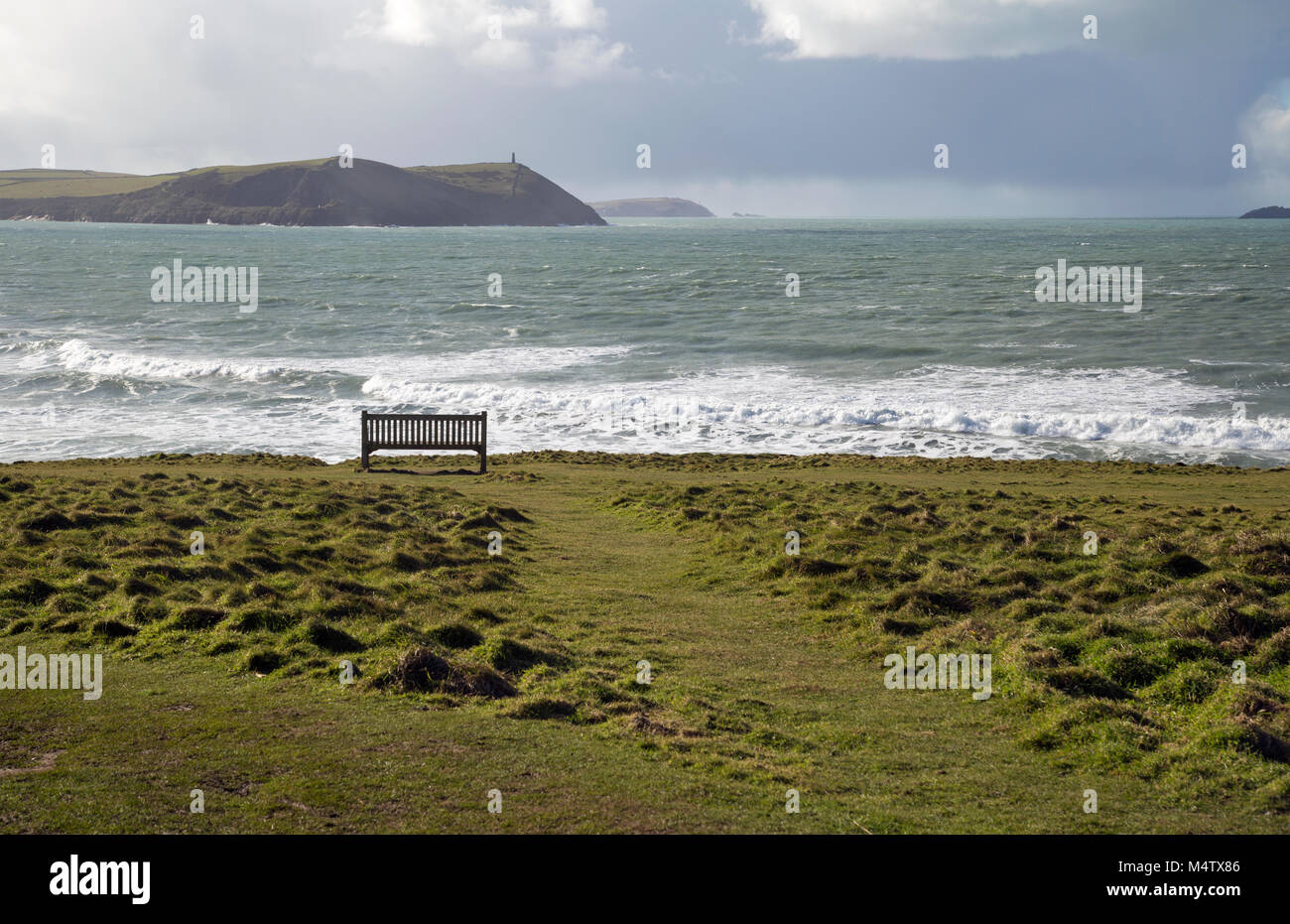 Schöne Cornish seascape zeigen das Meer und die zerklüftete Küste von Cornwall. Stockfoto