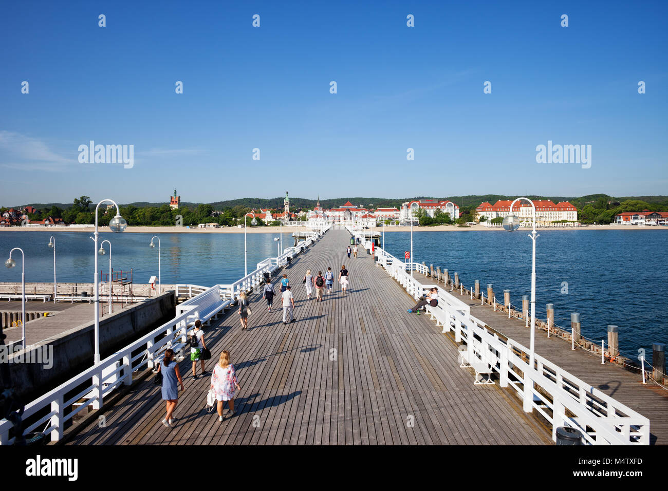 Pier in der Stadt Sopot an der Ostsee in Polen, dem längsten hölzernen Pier in Europa Stockfoto