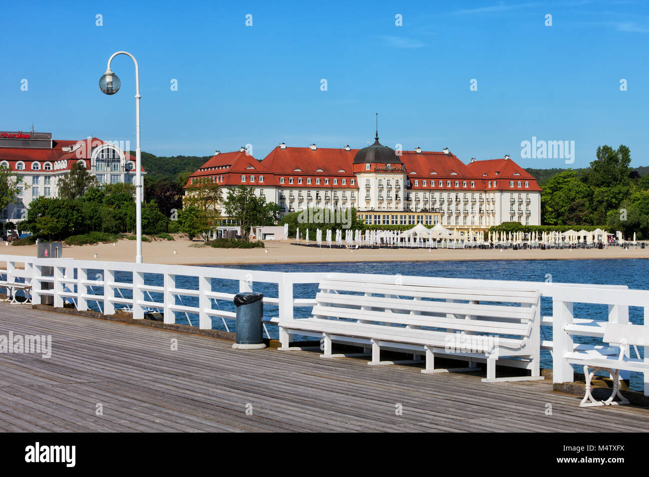 Blick vom Pier zu Sofitel Grand Sopot Hotel an der Ostsee in der Resort City von Sopot in Polen, Europa Stockfoto