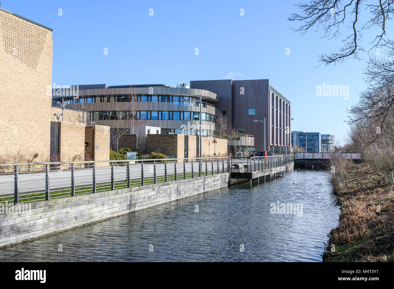 Der Abteilung für Chemische Technik und Biotechnologie Gebäude neben der west Cambridge Kanal an der West Cambridge site der Universität in t Stockfoto