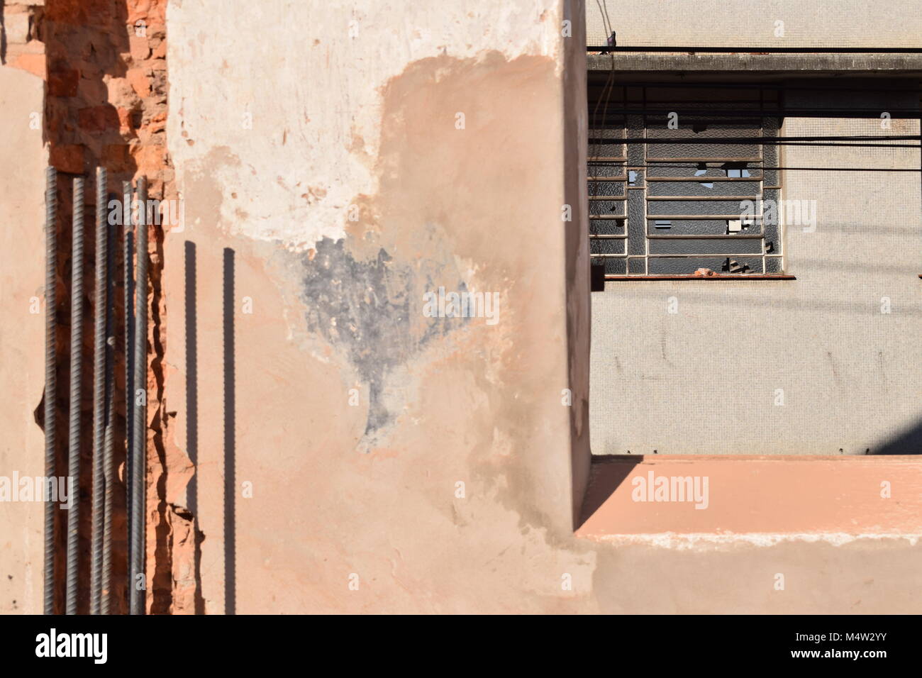 Scheinbare Metallrahmen Struktur in abgerissenen Gebäude Stockfoto