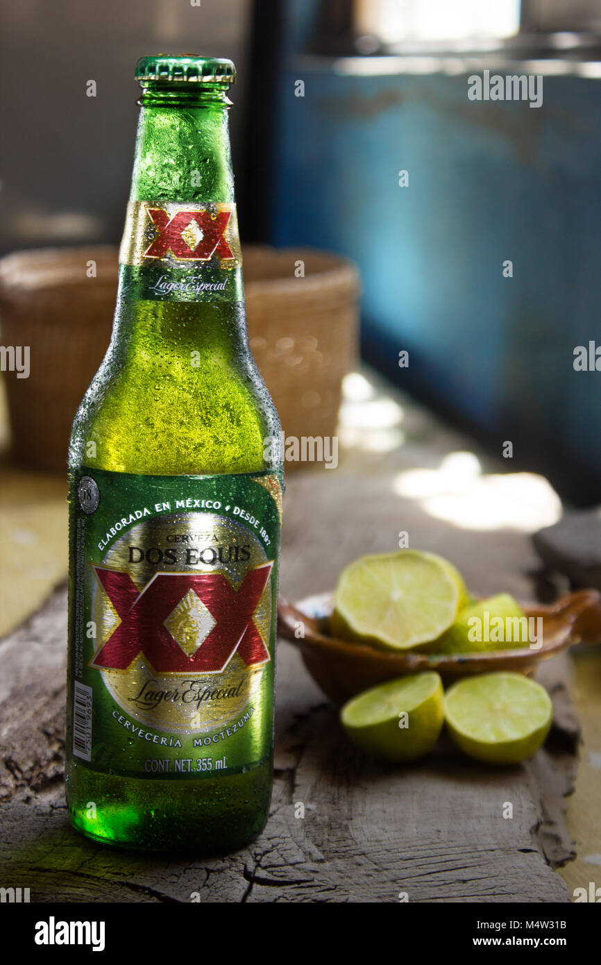 Tlaxcala Mexiko Februar 16 18 Dos Equis 2 X Ist Ein Mexikanisches Bier Von Der Brauerei Moctezuma Cuauhtemoc Durch Heineken Gruppe Die Seit 10 Stockfotografie Alamy