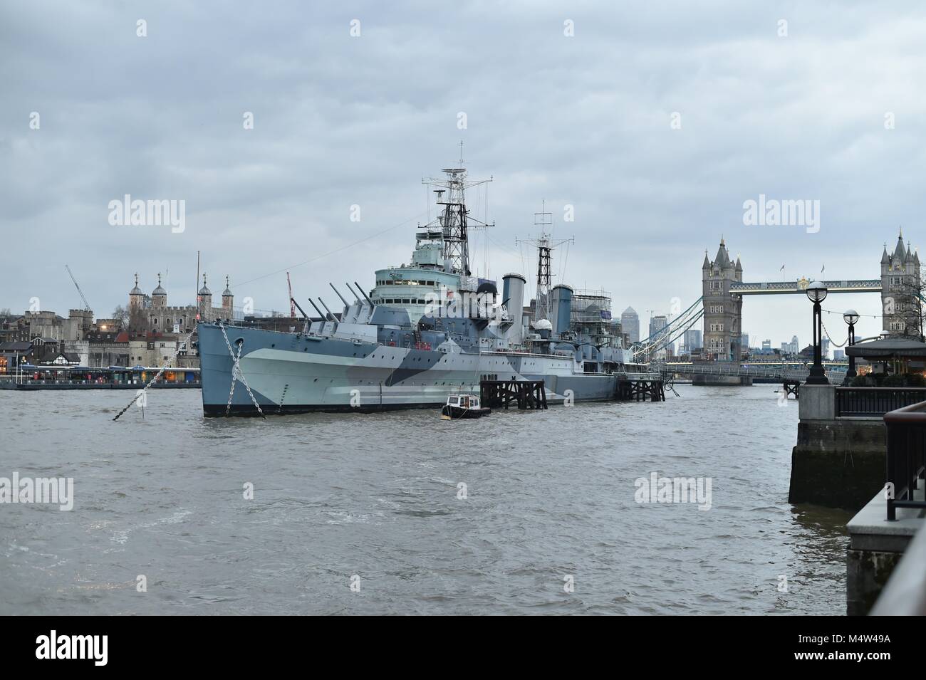 HMS Belfast, London, außerhalb der Seite Rathaus Stockfoto