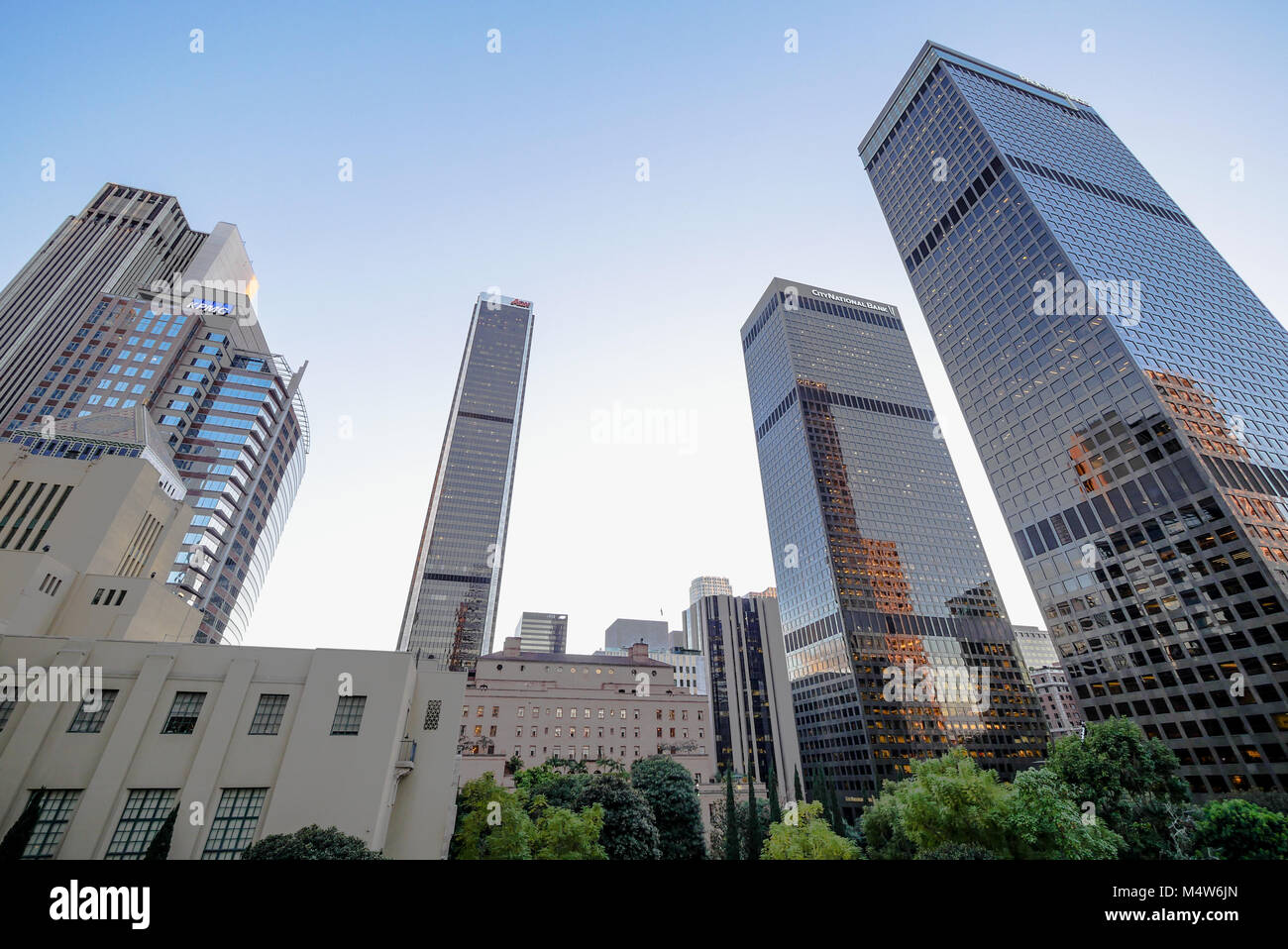 Los Angeles Downtown Gebäude von unten Stockfoto