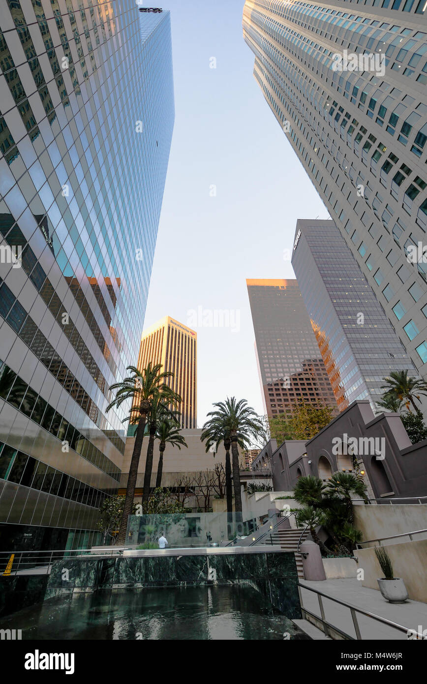 Los Angeles Downtown Gebäude von unten Stockfoto