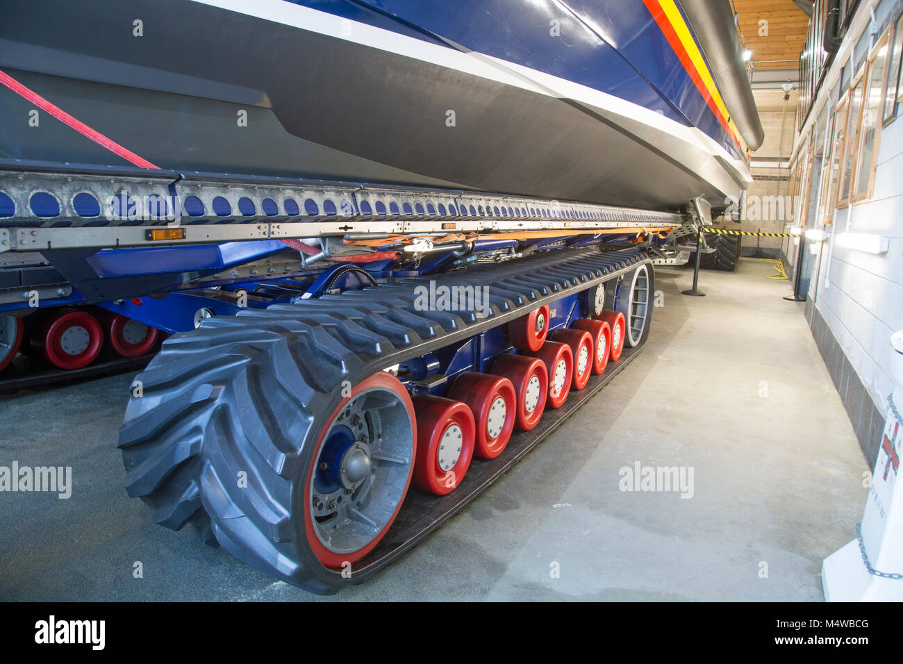 St Ives, Cornwall, England, 13. Februar 2018, Royal National Lifeboat Institution Rettungsboot ist bereit für den Start. Stockfoto