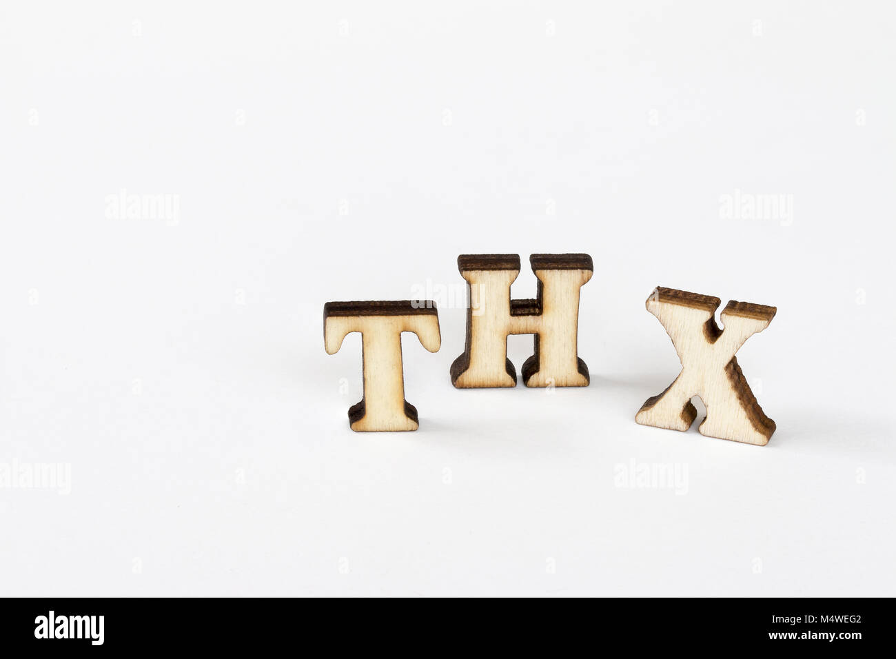 Abkürzungen THX Holz- alphabet Objekt dank Stockfoto