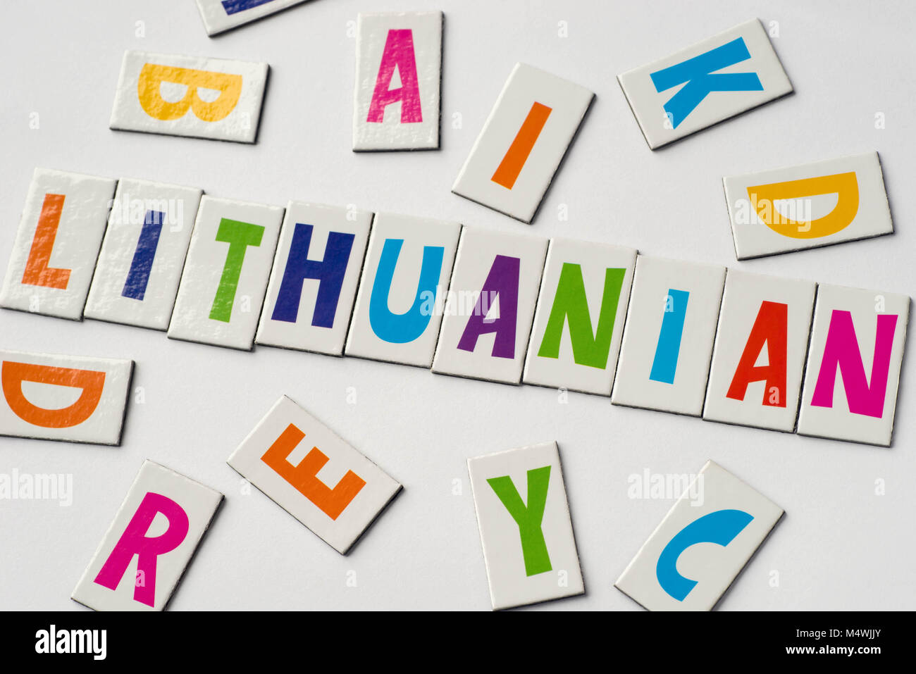 Wort Litauische aus bunte Buchstaben auf weißem Hintergrund Stockfoto