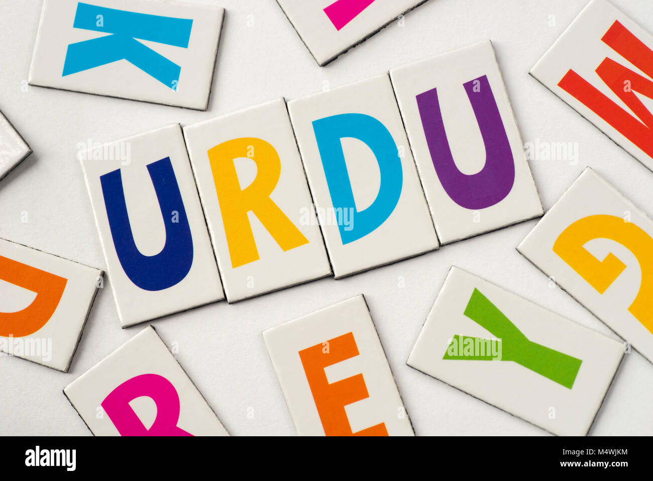 Wort Urdu aus bunte Buchstaben auf weißem Hintergrund Stockfoto