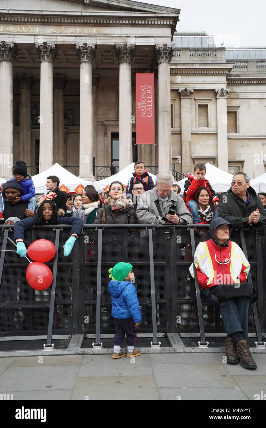 Chinesische Neujahrsfest (das Jahr des Hundes) auf dem Trafalgar Square in London. Foto Datum: Sonntag, 18. Februar 2018. Foto: Roger Garfield/Alamy Credit: Roger Garfield/Alamy leben Nachrichten Stockfoto