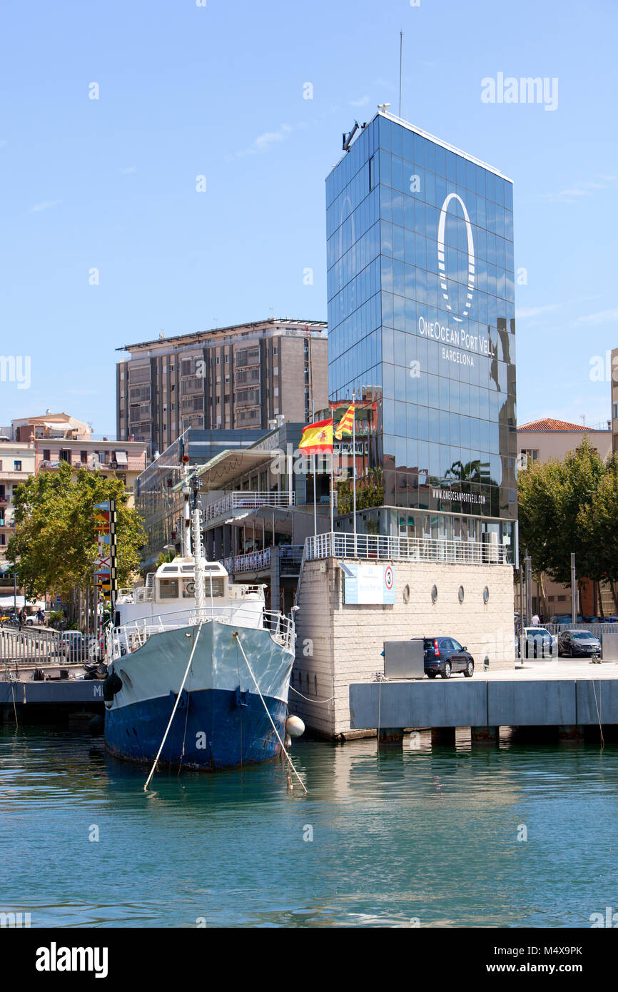 Das Einkaufszentrum Maremagnum und Barcelona Alten Hafen Port Vell Stockfoto