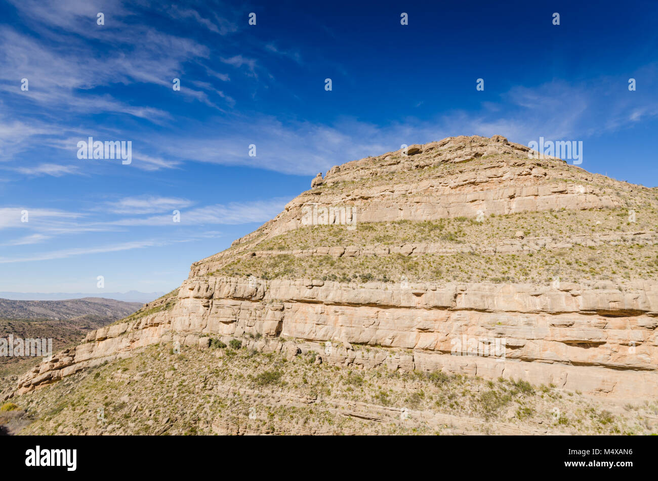 2-in-1-Rock Formation an der Vista Point in New Mexico mit Blick auf fresnal Canyon, ein großes Relief Funktion innerhalb der Baboquivari Berge in der so Stockfoto