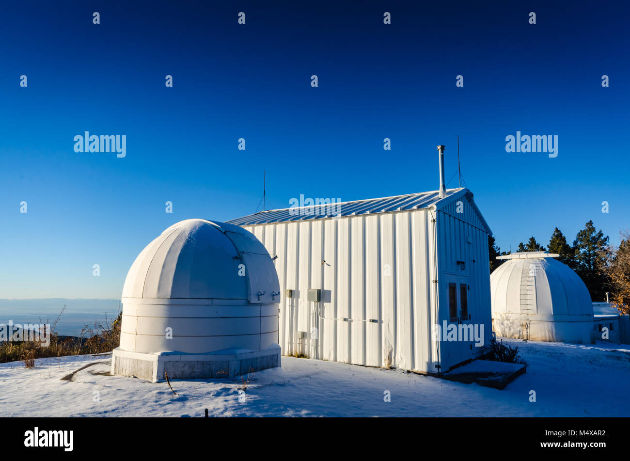 Die hilltop Dome enthält mehrere Teleskope, die nur eine Aufgabe haben: an der gesamten Sun all die Zeit, die die Sonne sichtbar ist. Stockfoto
