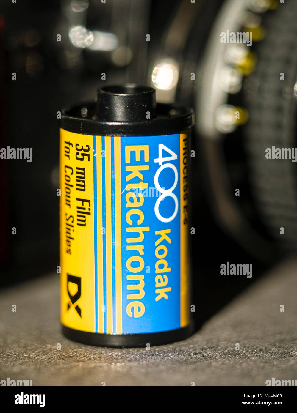 Kodak Ektachrome 35 mm Transparentfolie, zuerst in den 1940er Jahren von Eastman Kodak Company produziert Stockfoto Kodak Ektachrome 35 mm Transparentfolie, zuerst in den 1940er Jahren von Eastman Kodak Company produziert Stockfoto