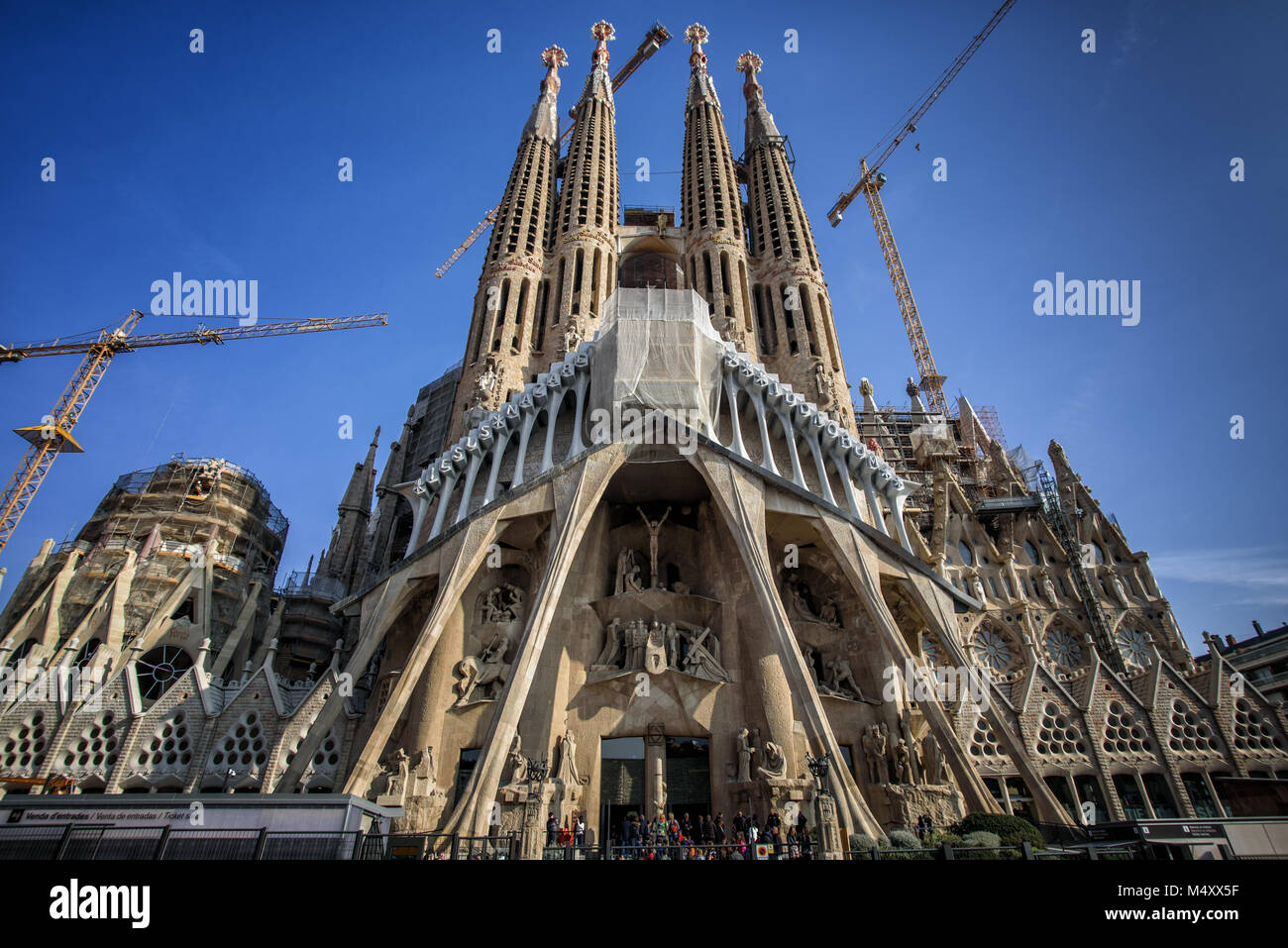 - Die katholische Kirche Sagrada Familia in Barcelona, Katalonien Stockfoto