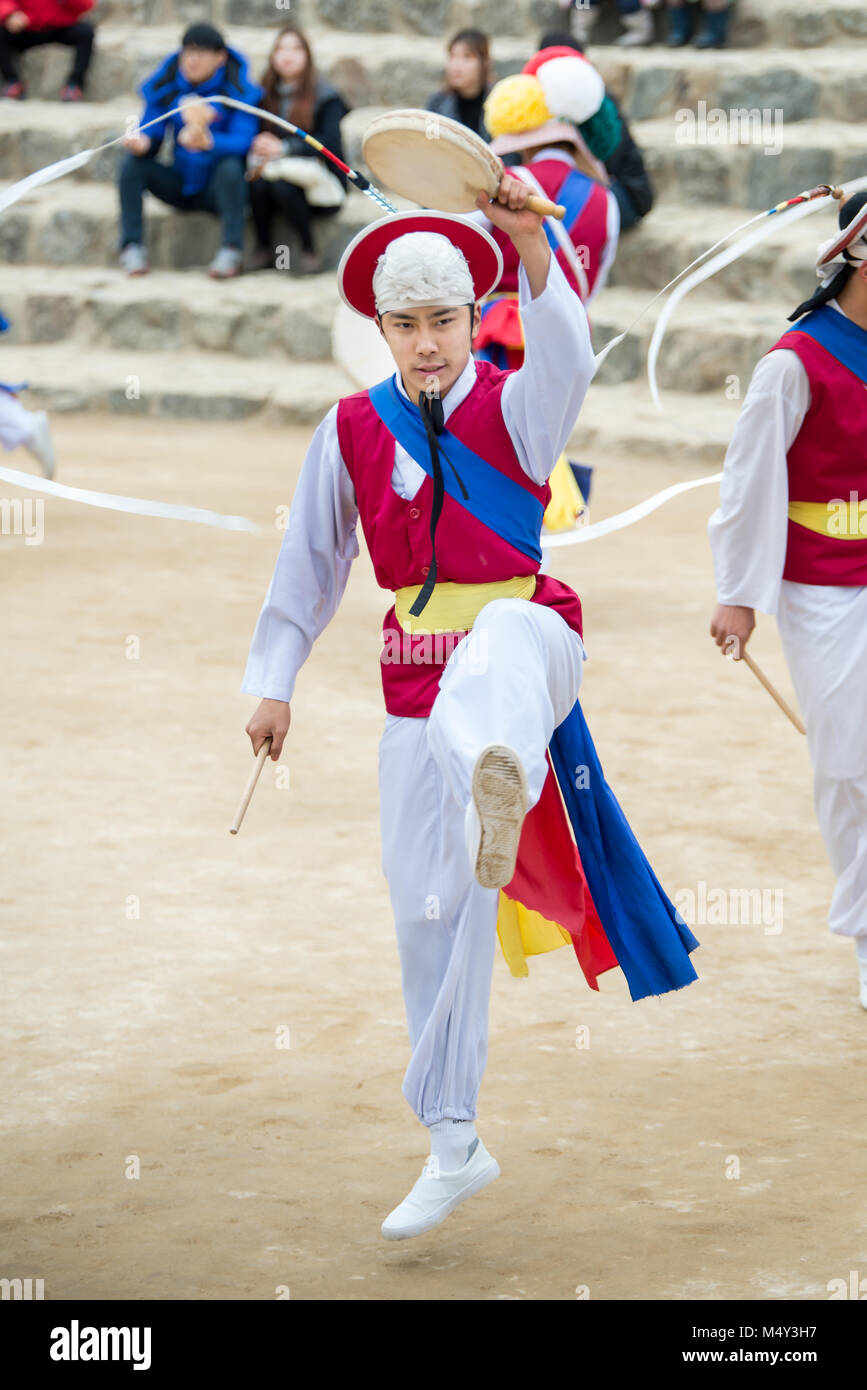 Das Ende des traditionellen Korea Bauern Tanz Stockfoto
