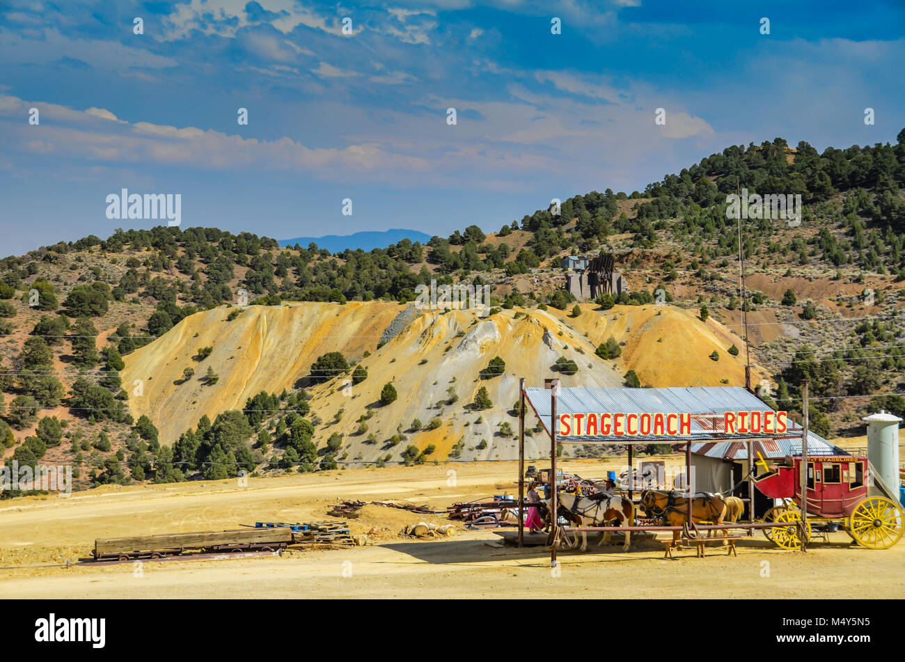 Stagecoach Fahrten sind eine beliebte Touristenattraktion und eine Art und Weise des Erlebens von Geschichte in der Geisterstadt Virginia City, Nevada. Stockfoto