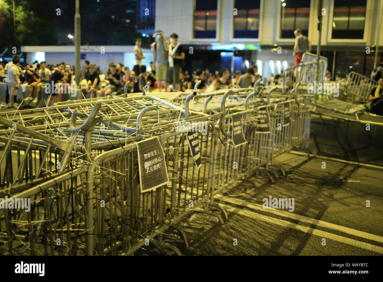 Ension zwischen Polizei und Demonstranten in Mong Kok Stockfoto