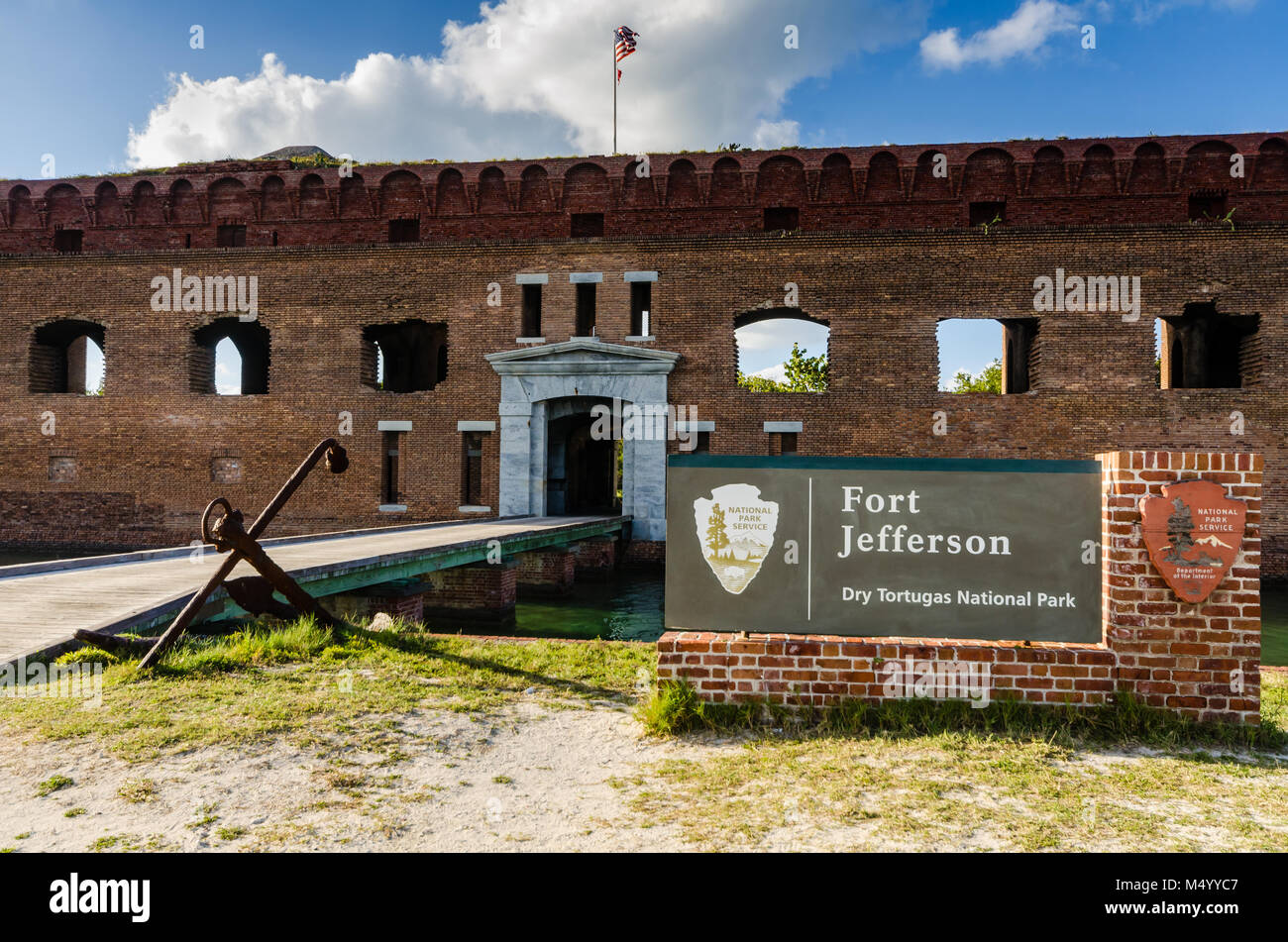 Zwischen 1845 und 1876 gebaut, Fort Jefferson ist ein aus dem 19. Jahrhundert Küstenbefestigung, dass die Mehrheit der Garden Key belegt in der entfernten Trockenen T Stockfoto