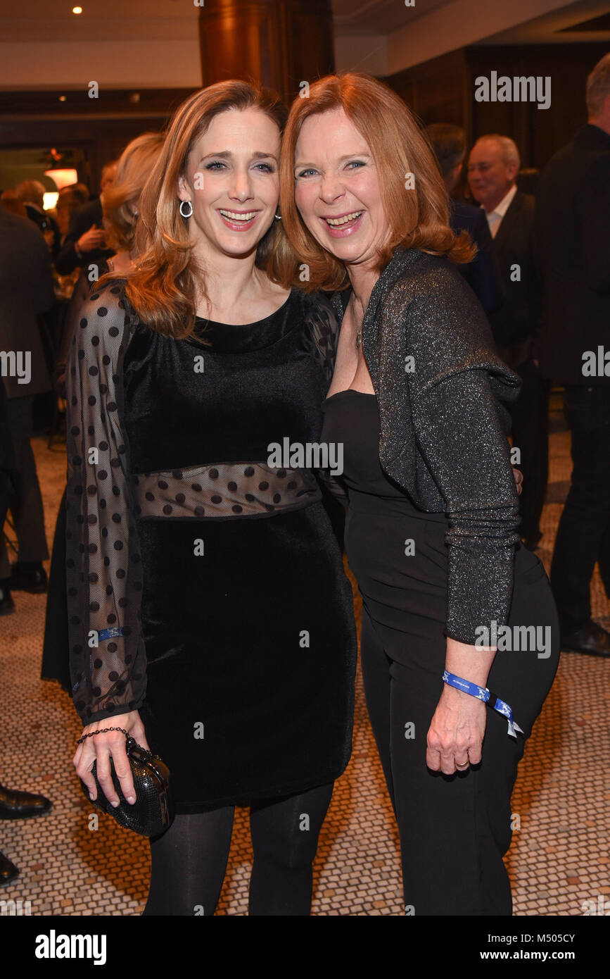 Berlin, Deutschland. 18 Feb, 2018. Kristin Meyer und Marion Kracht am