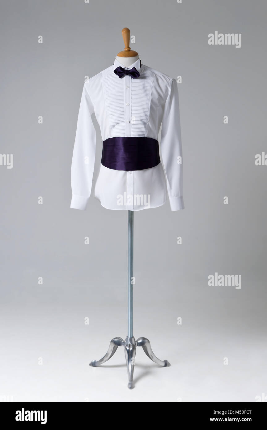 Modernen Tuxedo auf grauem Hintergrund isoliert Stockfoto