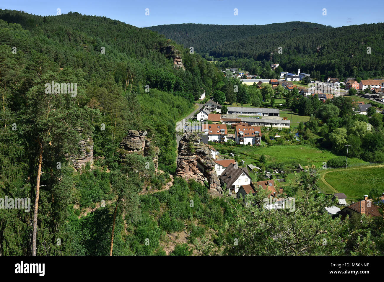 Pfälzer Wald in Rheinland-pfalz/Deutschland; Stadt Dahn Stockfoto