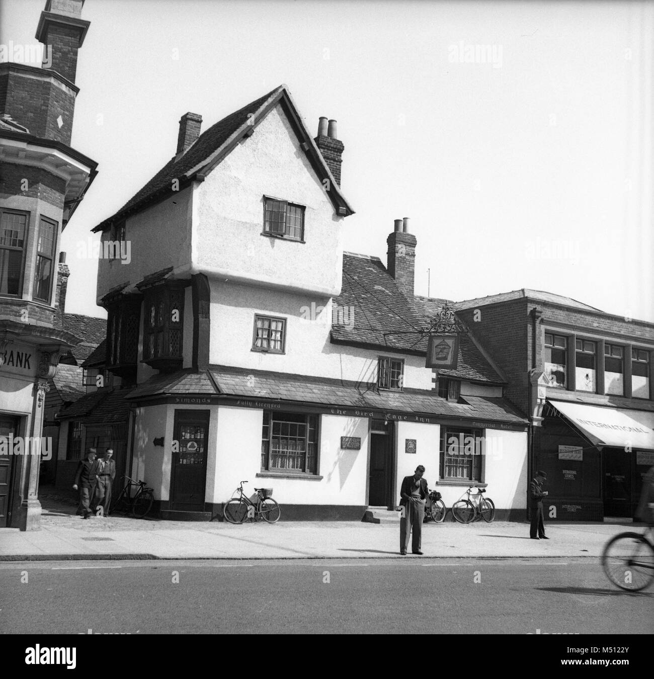 Der Vogelkäfig Inn, Thame, Oxfordshire. 20. Mai 1950 Stockfoto