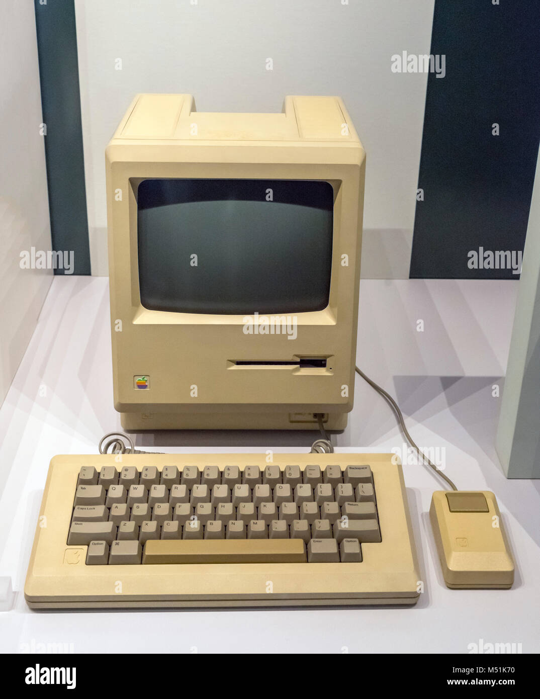 - 1984 Apple Macintosh Desktop Computers, Science Museum, London Stockfoto