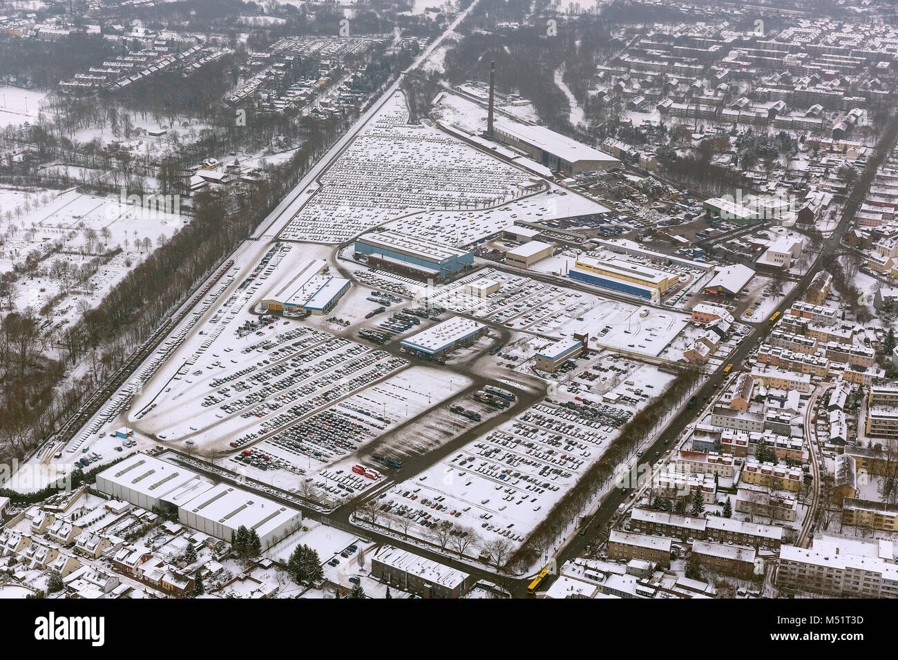 Luftaufnahme, Helf Automobil-Logistik GmbH, Katernberg, Parkplätze, neues Auto Zwischenlagerung, Auto dump, neue Fahrzeuge im Schnee, Essen, Ruhr ar Stockfoto