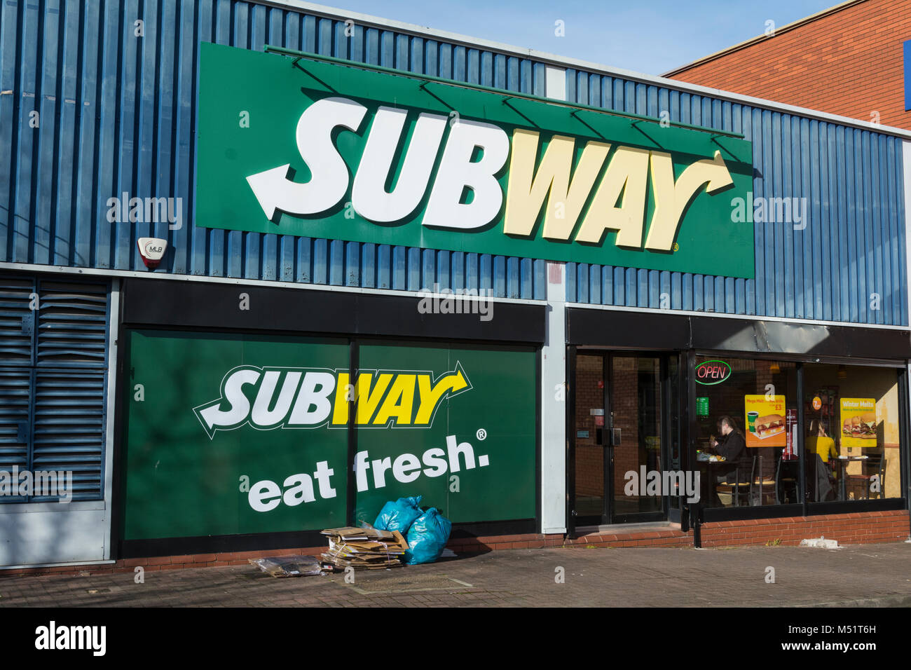 Fred DeLuca's und Peter Buck's Subway Restaurantkette an der Great West Road, Brentford, London, Großbritannien Stockfoto