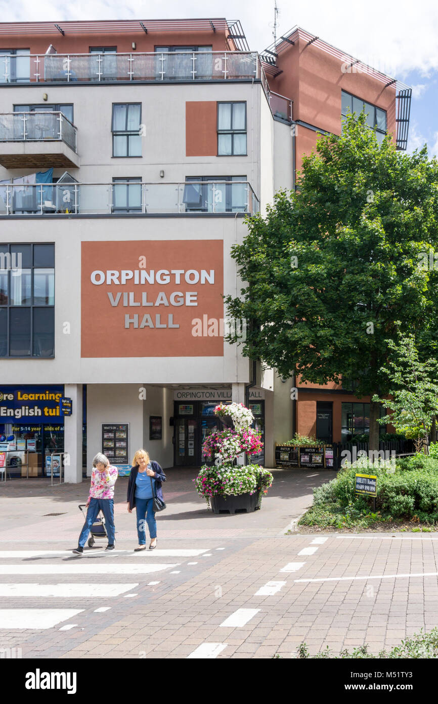 Orpington Village Hall befindet sich in einem modernen Gebäude auf Orpington High Street & enthält zwei Hallen, einen privaten Tagungsraum und Küche Stockfoto