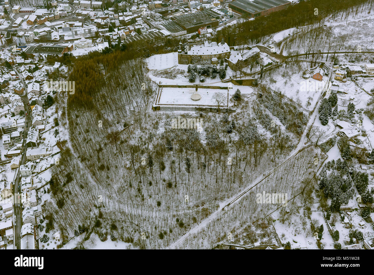 Luftaufnahme, Hohenlimburg Schloss im Schnee, Hagen, Hagen-Hohenlimburg, Ruhr, Nordrhein-Westfalen, Deutschland, Europa, Hagen, Ruhrgebiet, Norden Rhine-Wes Stockfoto