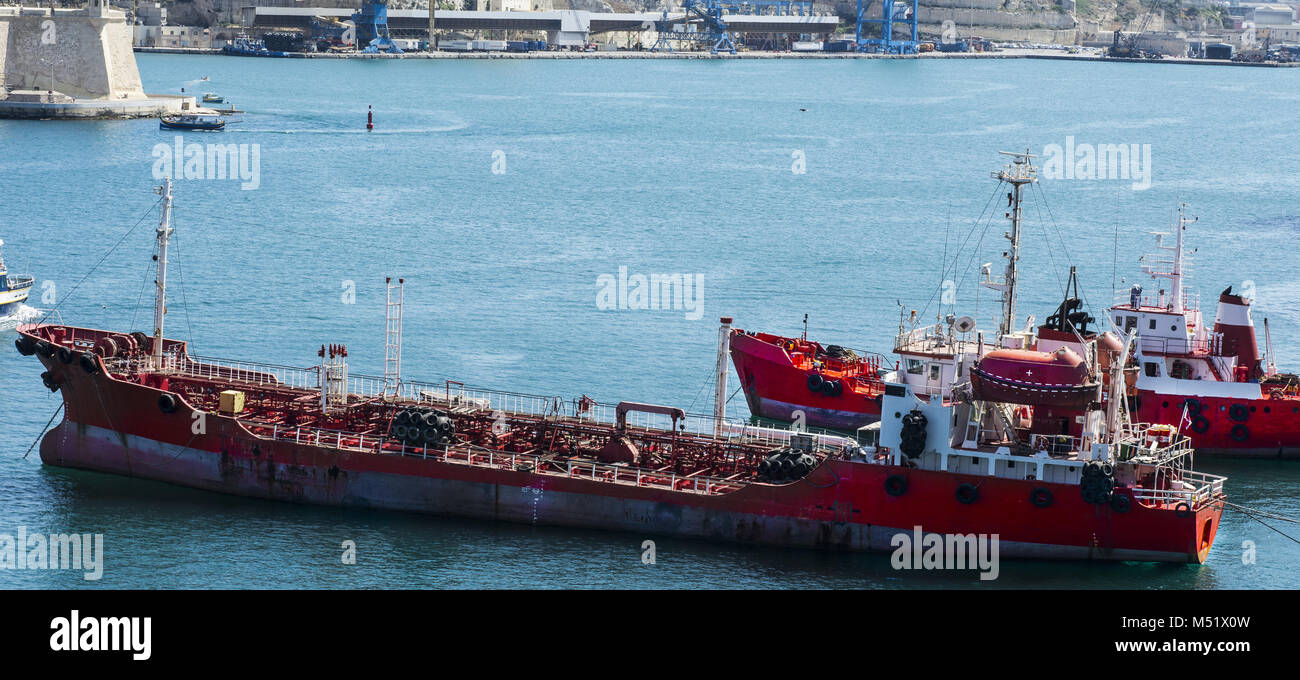 Tank Schiff für den Transport von Brennstoffen Stockfoto