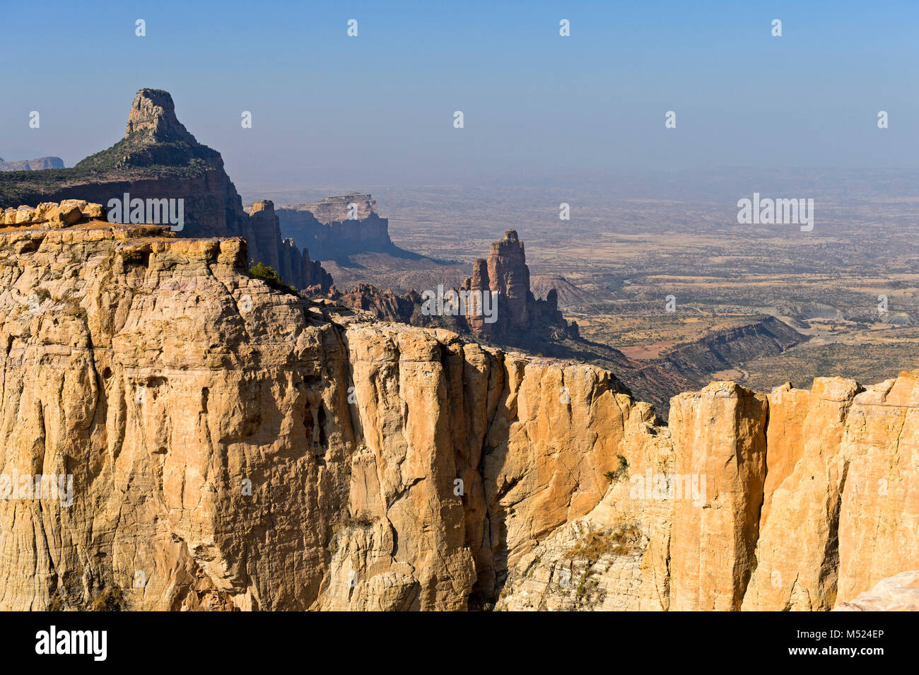 Großen Afrikanischen Grabenbruch, nördlichen Ausläufern mit koraro Felsnadeln in den Bergen, in der Nähe von Gheralta Hawzien, Tigray, Äthiopien Stockfoto