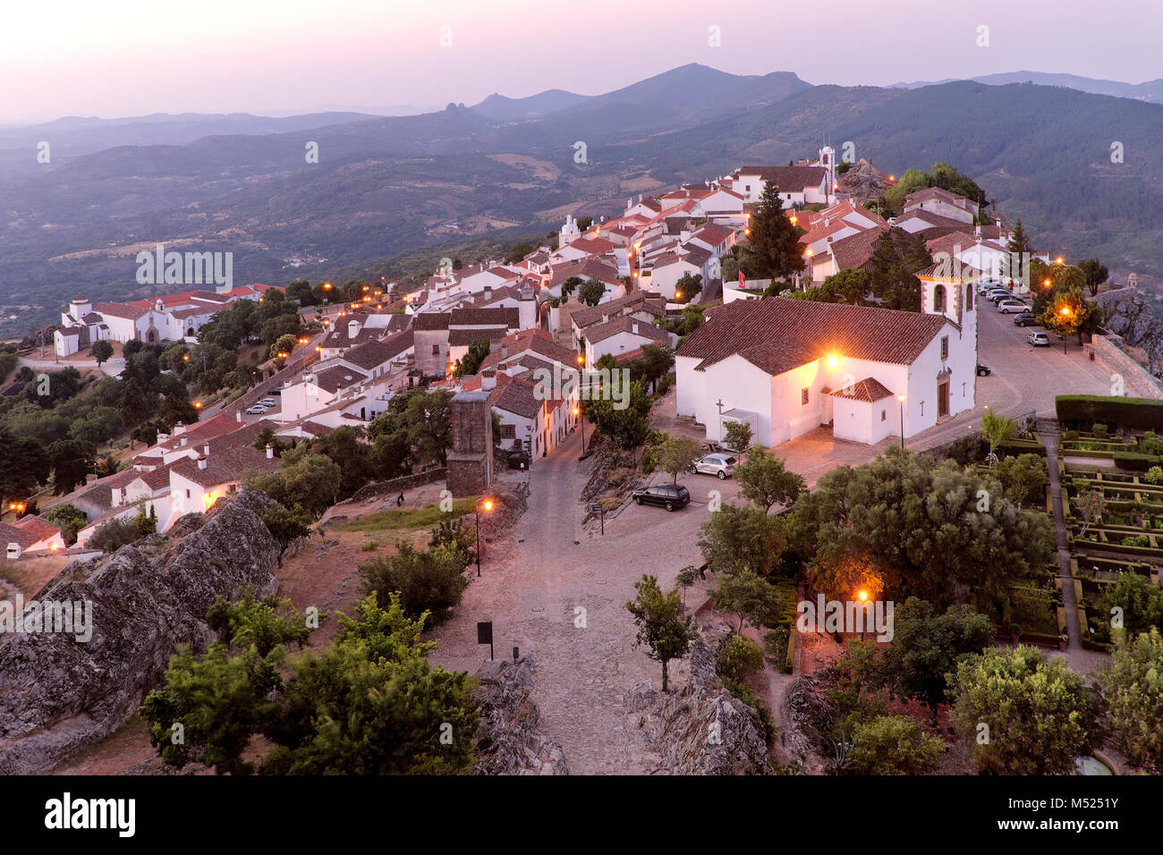 Blick von der Burg von Marvão, hochgestelltes Dorf Marvão, Alentejo, Portugal Stockfoto