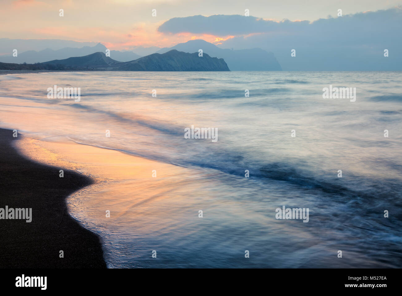 Malerische Seenlandschaft auf Schönheit seacost. Stockfoto