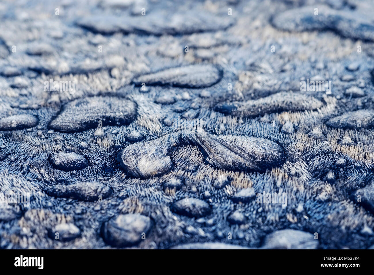 Details, Eiskristalle und gefrorene Wassertropfen Stockfoto